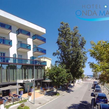 Hotel Onda Marina Misano Adriatico Bagian luar foto