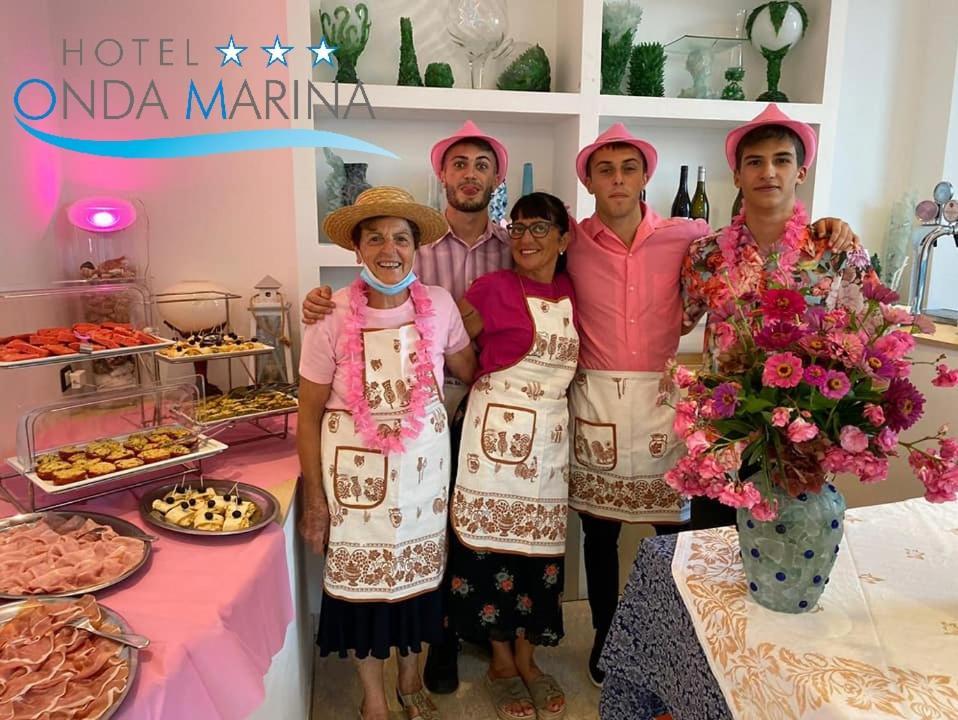 Hotel Onda Marina Misano Adriatico Bagian luar foto