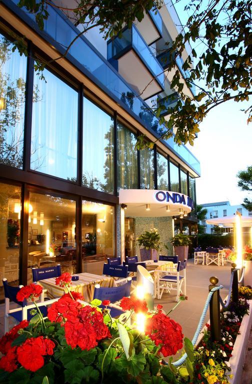 Hotel Onda Marina Misano Adriatico Bagian luar foto