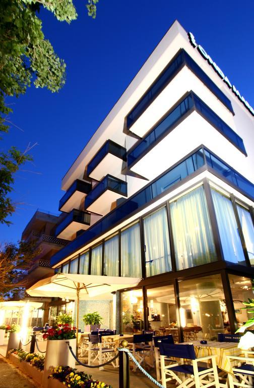 Hotel Onda Marina Misano Adriatico Bagian luar foto