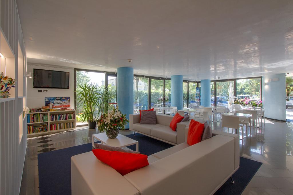 Hotel Onda Marina Misano Adriatico Bagian luar foto