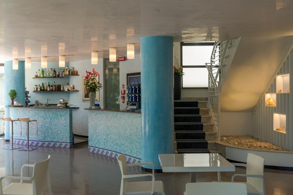 Hotel Onda Marina Misano Adriatico Bagian luar foto