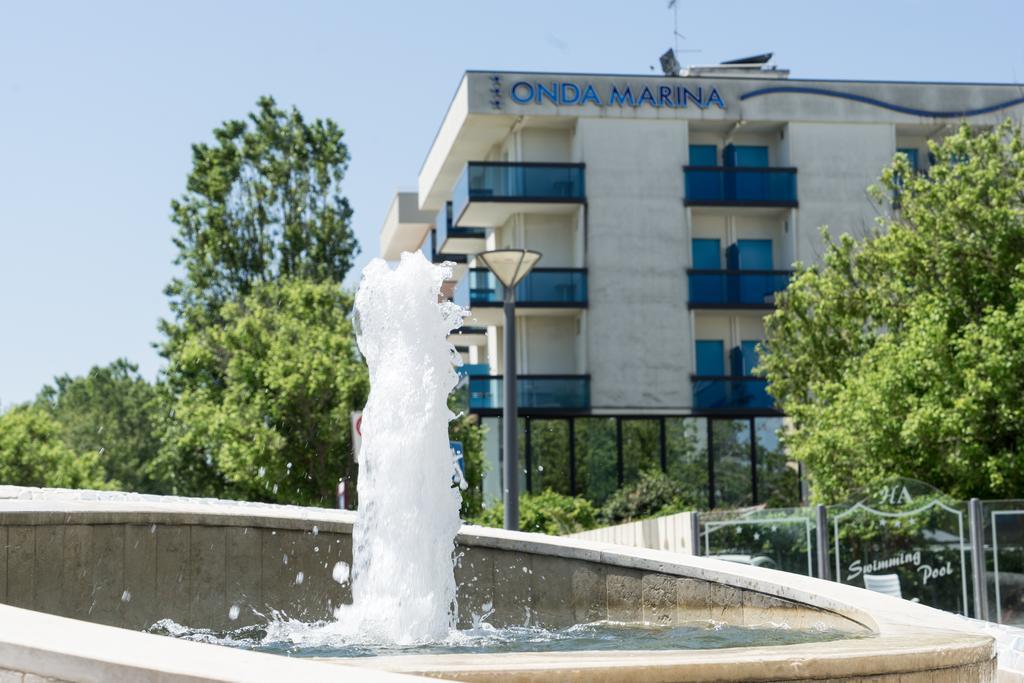 Hotel Onda Marina Misano Adriatico Bagian luar foto