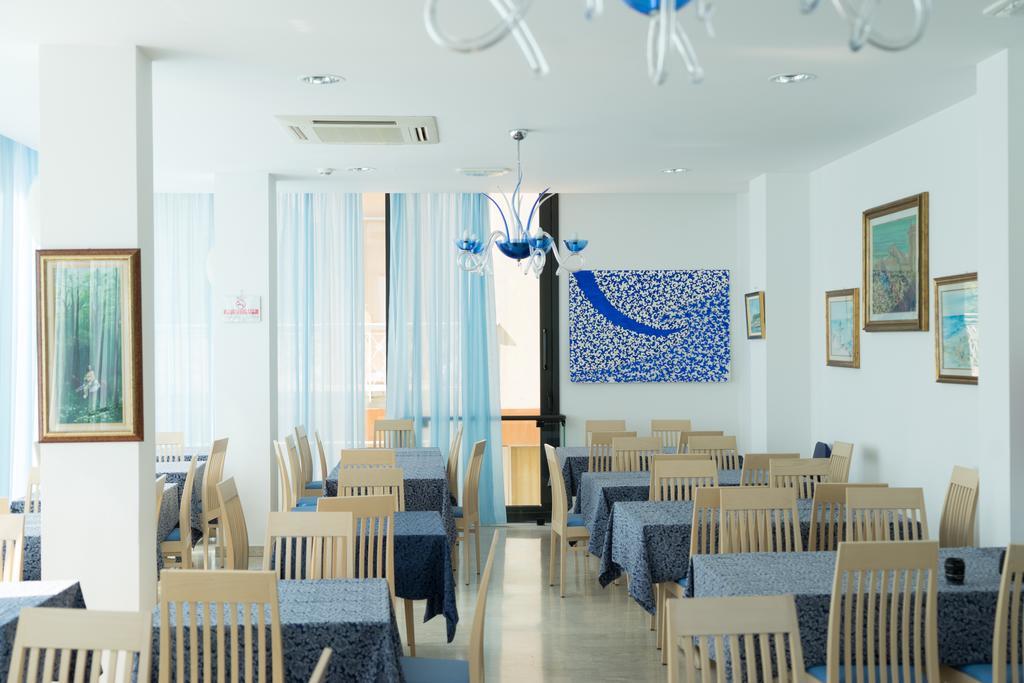 Hotel Onda Marina Misano Adriatico Bagian luar foto